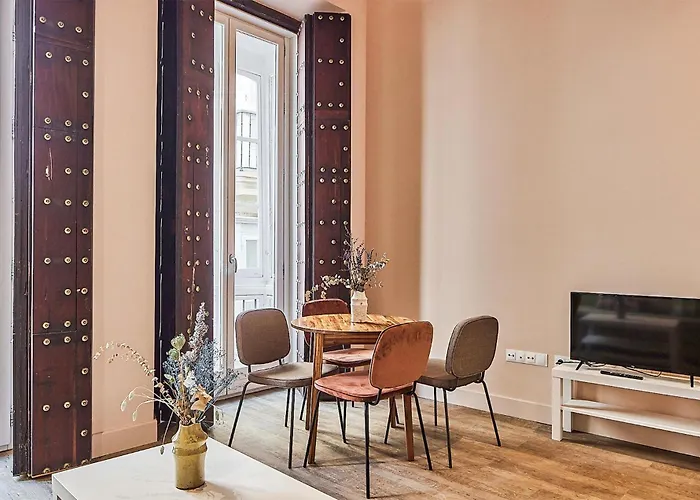 דירה Awesome In With Kitchen קדיז