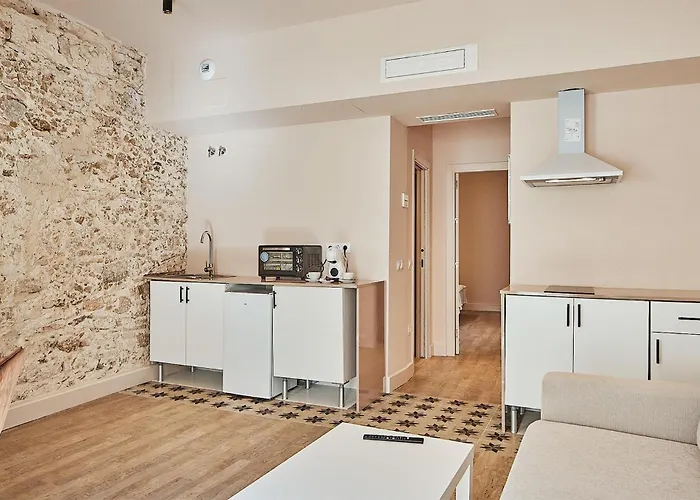 דירה Awesome In With Kitchen קדיז